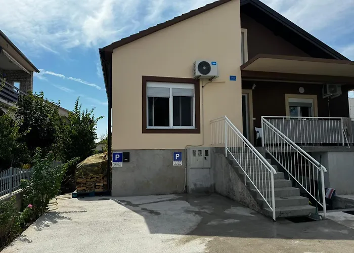 Maria Gloria 扎达尔